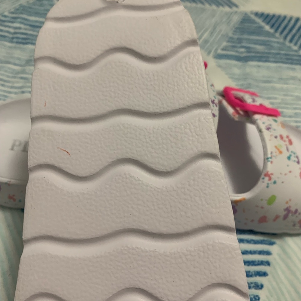 Shoes - Picture 7 of 7